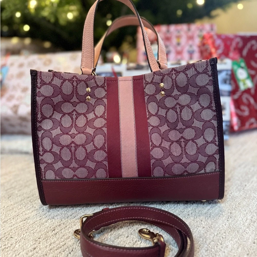 Coach Dempsey Carryall bag (style C8448) in signature jacquard
